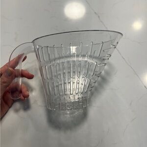 The Pampered Chef Strainer / measuring